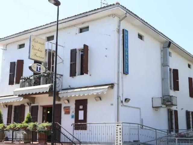 Palazzo in vendita a Traversetolo, Reggio Emilia