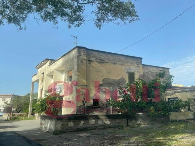 Palazzo in vendita a Trecase, Campania
