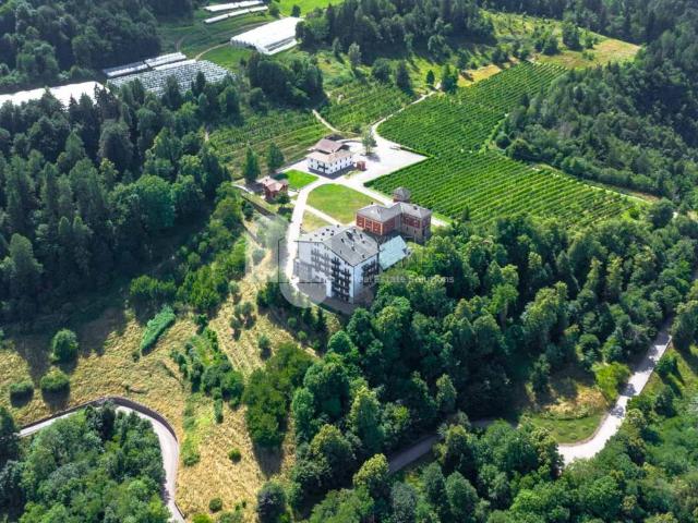 Palazzo in vendita a Territorio Val d'Adige, Trento