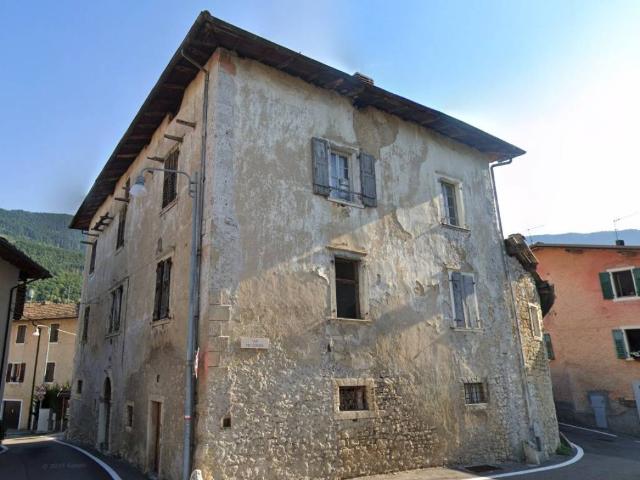 Palazzo in vendita a Territorio Val d'Adige, Trento