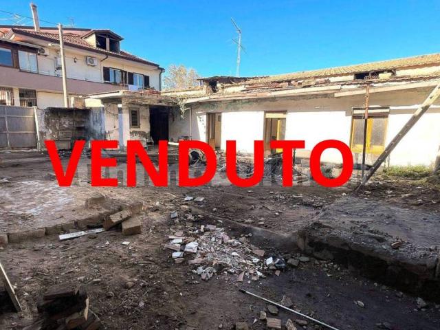Palazzo in vendita a Trentola, Campania