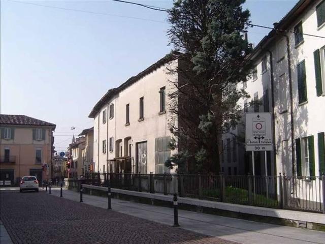 Palazzo in vendita a Treviglio, Lombardia