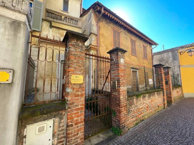 Palazzo in vendita a Treviglio, Lombardia