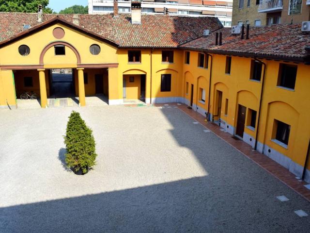 Palazzo in vendita a Cascina Nuova Inferiore, Trezzano Sul Naviglio