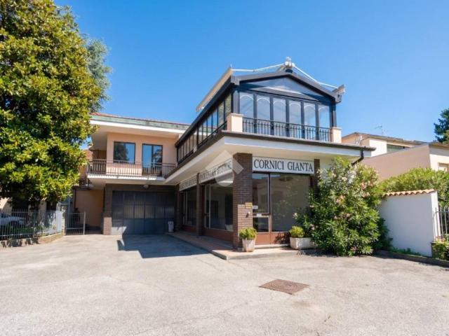 Palazzo in vendita a Baracche, Trezzo Sull'adda