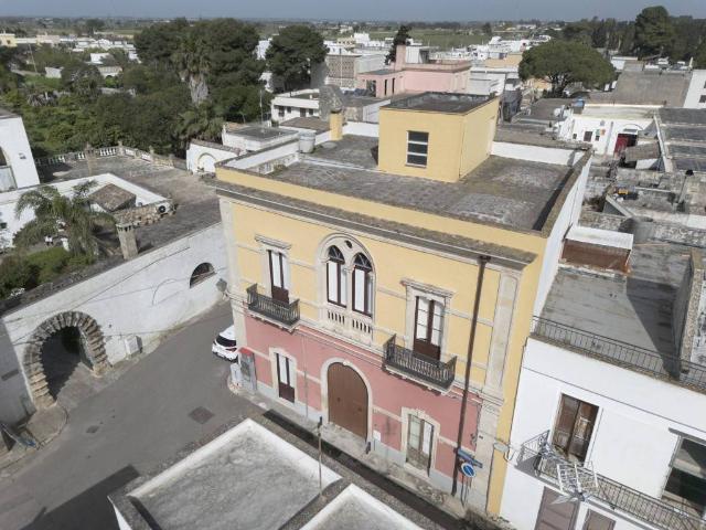Palazzo in vendita a Puglia, Lecce