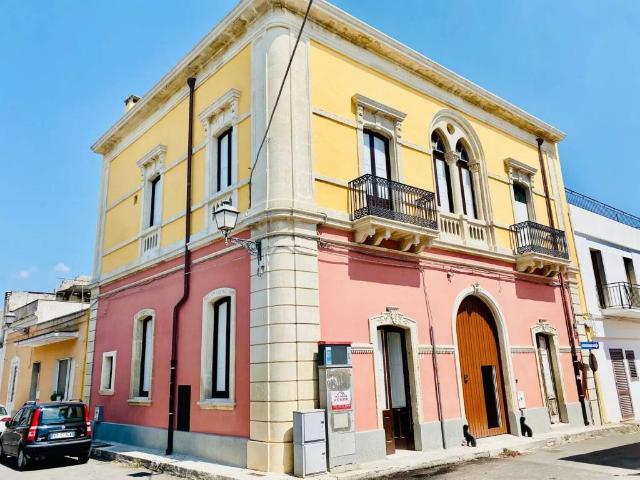 Palazzo in vendita a Puglia, Lecce