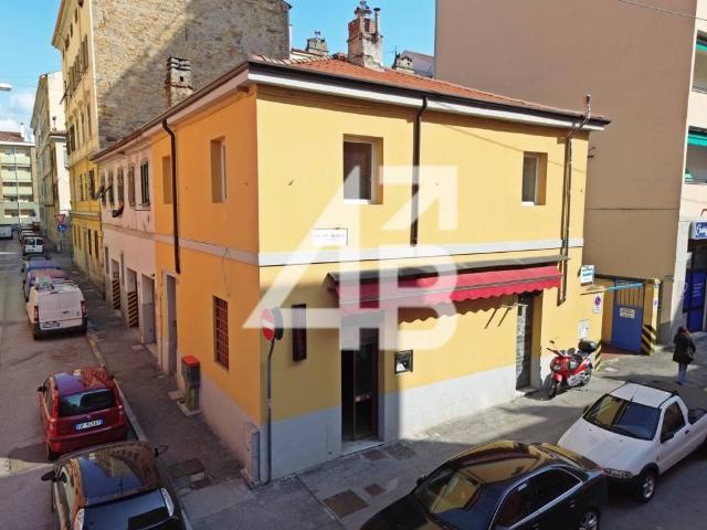 Palazzo in vendita a Barriera Vecchia-San Giacomo, Villa Opicina
