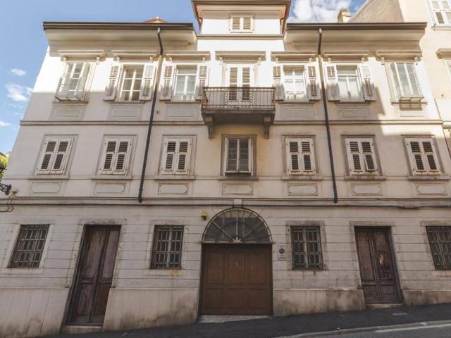 Palazzo in vendita a Città Nuova-Barriera Nuova-San Vito-Città Vecchia, Villa Opicina