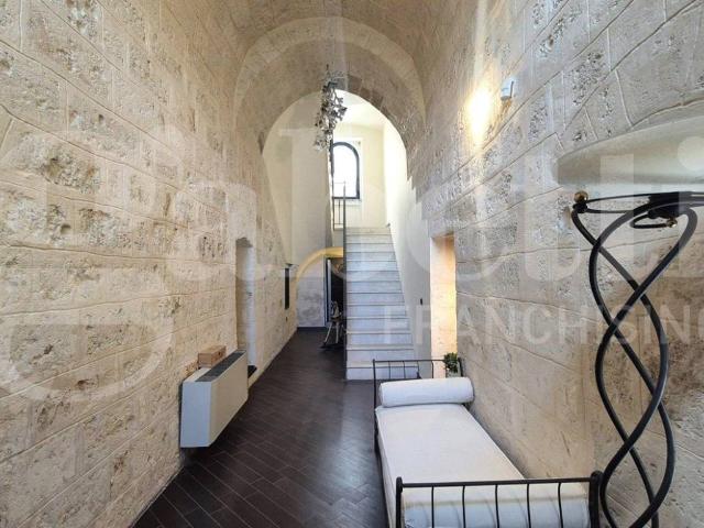 Palazzo in vendita a Puglia, Bari