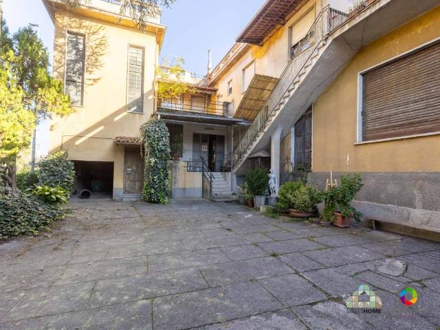 Palazzo in vendita a Triuggio, Lombardia