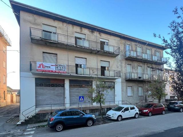 Palazzo in vendita a Turate, Lombardia