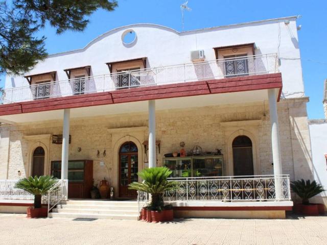 Palazzo in vendita a Turi, Bari