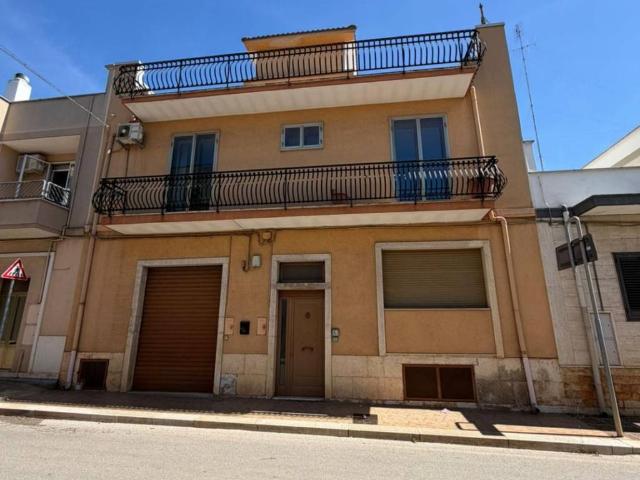 Palazzo in vendita a Puglia, Bari