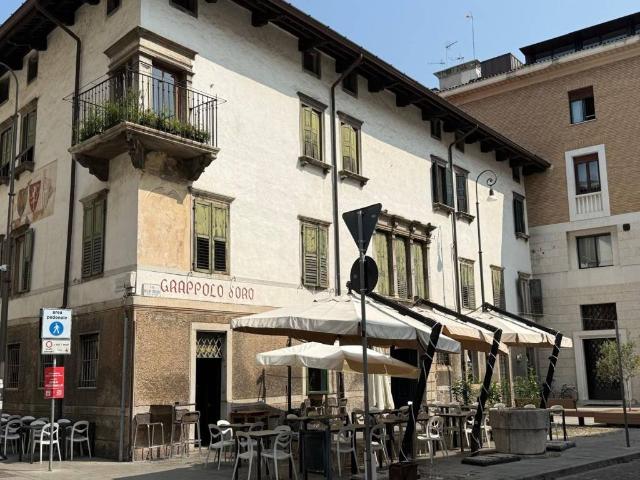 Palazzo in vendita a Borgo Grazzano, Reana Del Roiale