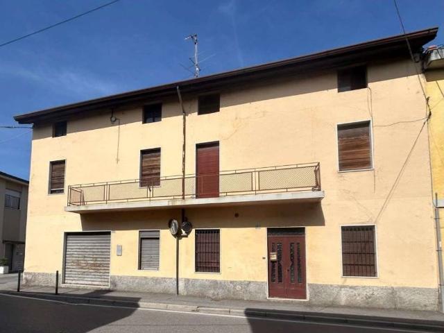 Villa Indipendente in vendita a Urago d'Oglio, Brescia