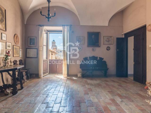 Palazzo in vendita a Marche, Pesaro E Urbino