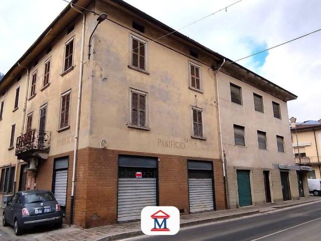 Palazzo in vendita a Comunità Montana della Valle Brembana, Val Brembilla