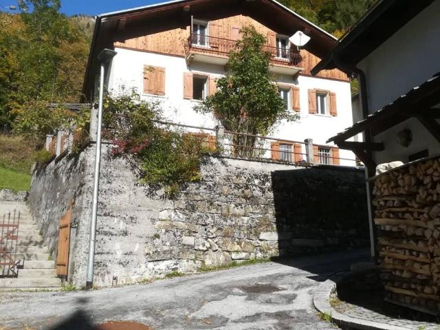 Palazzo in vendita a Val di Zoldo, Chiesa