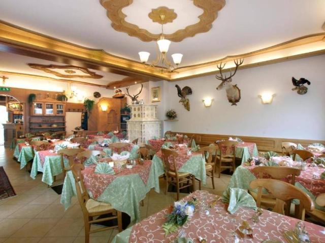 Palazzo in vendita a Val di Zoldo, Forno Di Zoldo