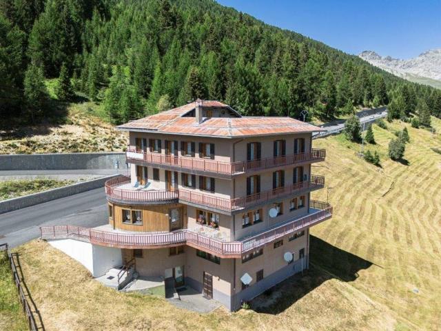 Palazzo in vendita a Comunità montana Alta Valtellina, Valdidentro