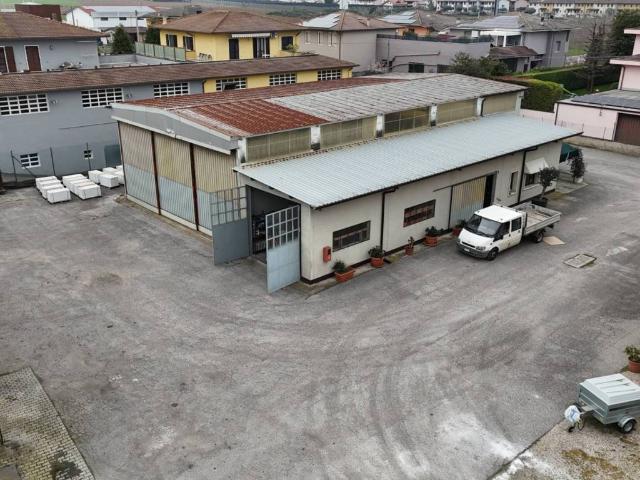 Palazzo in vendita a Zona artigianale Foroni, Valeggio sul Mincio