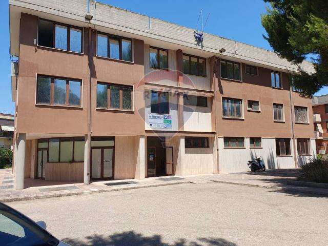 Palazzo in vendita a Valenzano, Bari