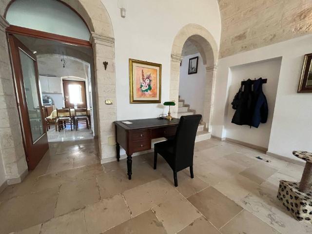 Palazzo in vendita a Valenzano San Lorenzo, Puglia