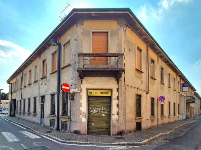 Palazzo in vendita a Varedo, Monza e della Brianza