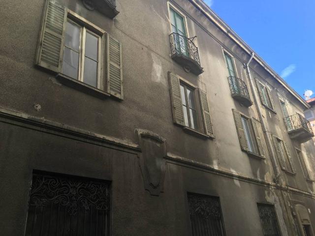 Palazzo in vendita a Biumo Superiore, Varese