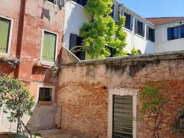 Palazzo in vendita a Venezia-Murano-Burano, Venezia