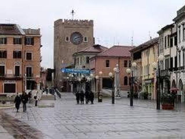 Palazzo in vendita a Mestre-Carpenedo, Venezia