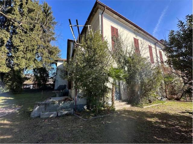 Palazzo in vendita a Sesona, Vergiate