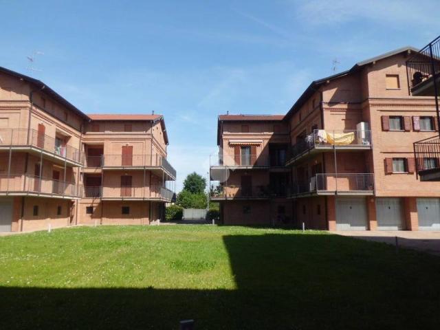 Palazzo in vendita a Vernate, Lombardia