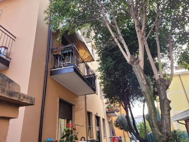Palazzo in vendita a Borgo Roma, Verona