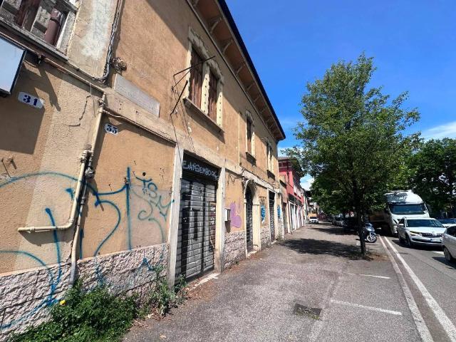 Palazzo in vendita a Ovest, Brenzone