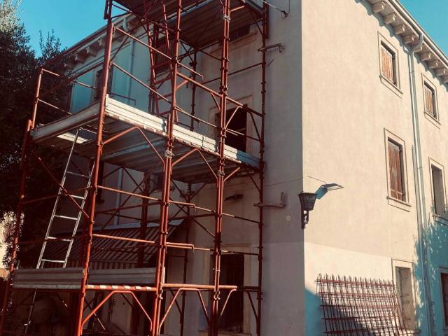 Palazzo in vendita a Sud, Brenzone