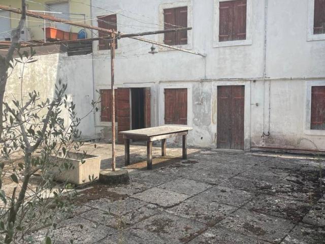 Palazzo in vendita a Santa Cristina, Verona