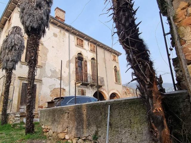 Palazzo in vendita a Quinzano, Brenzone
