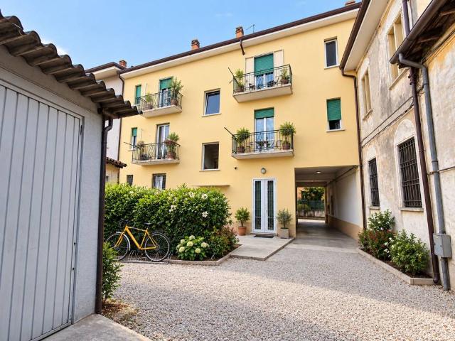 Palazzo in vendita a Porto San Pancrazio, Verona