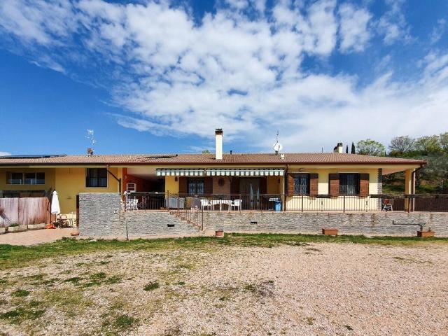 Palazzo in vendita a Nord-Ovest, Brenzone