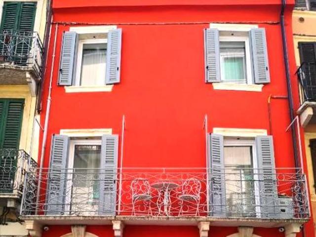 Palazzo in vendita a Centro storico, Brenzone