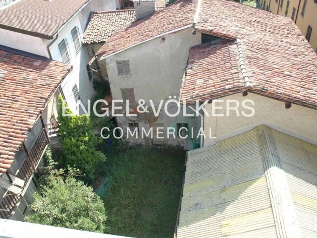 Palazzo in vendita a Vertemate Con Minoprio, Lombardia