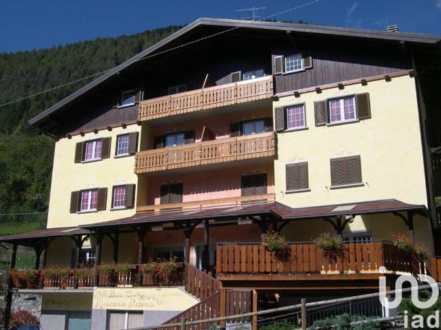 Palazzo in vendita a Comunità montana della valle Camonica, Vezza D'oglio