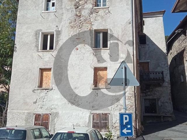 Palazzo in vendita a Comunità montana della valle Camonica, Vezza D'oglio