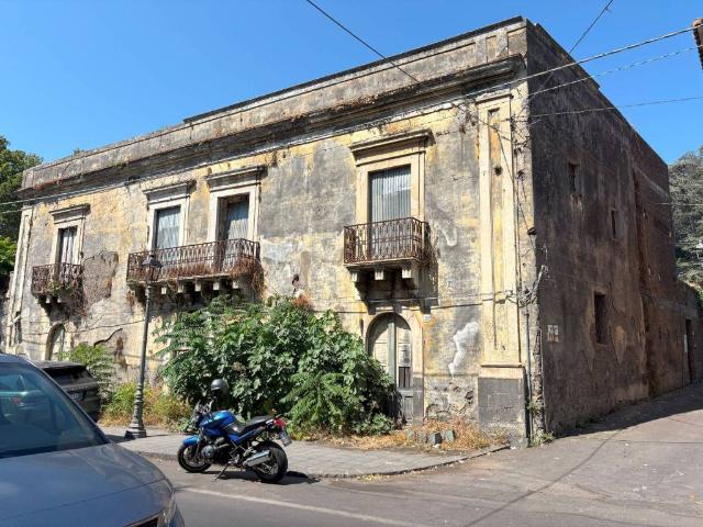 Palazzo in vendita a Viagrande, Sicilia