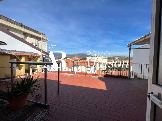 Palazzo in vendita a Viareggio, Lucca
