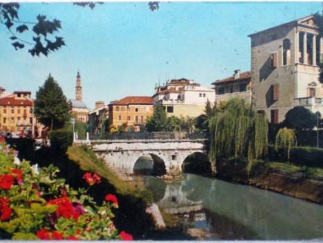 Palazzo in vendita a Santa Caterina, Vicenza