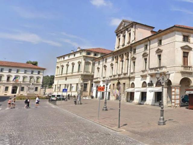 Palazzo in vendita a Vicenza, Veneto