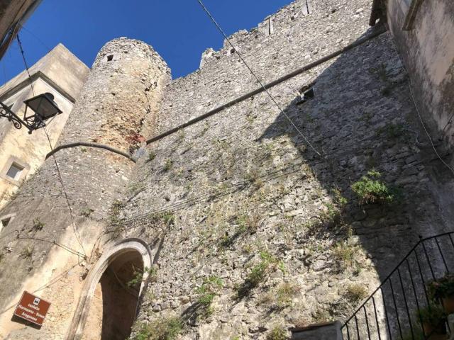 Palazzo in vendita a Civita, Puglia